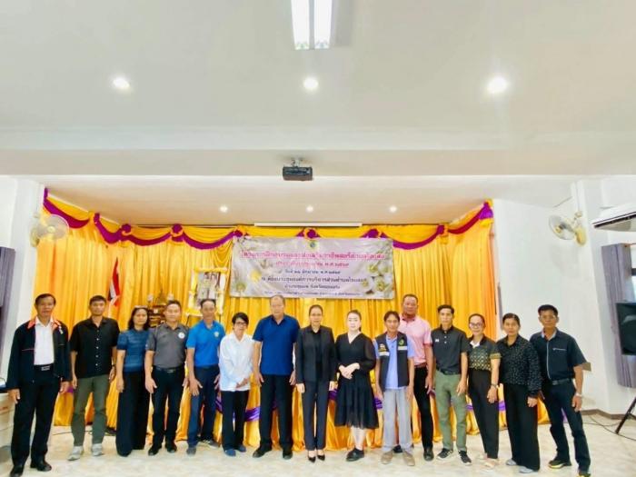 โครงการฝึกอบรมอาชีพประดิษฐ์ดอกไม้จันท...