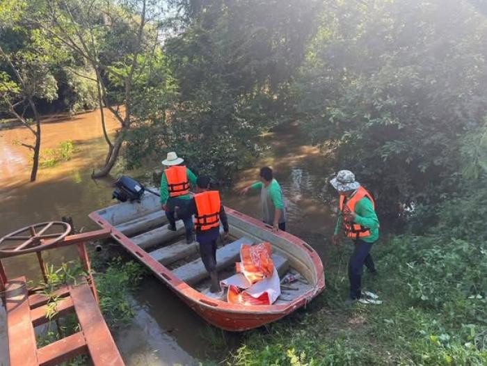ทีมช่างจากโยธาธิการและผังเมือง ร่วมกั...